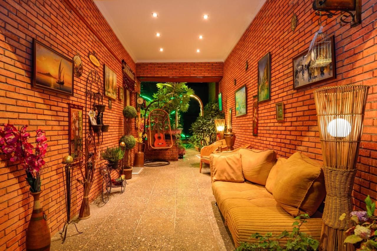 Отель Boutique Hotel British House Тбилиси-15