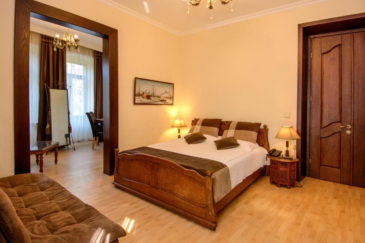 Отель Boutique Hotel British House Тбилиси-18