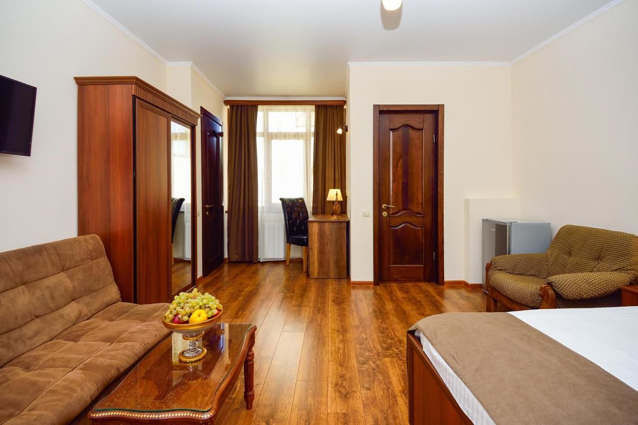 Отель Boutique Hotel British House Тбилиси-19