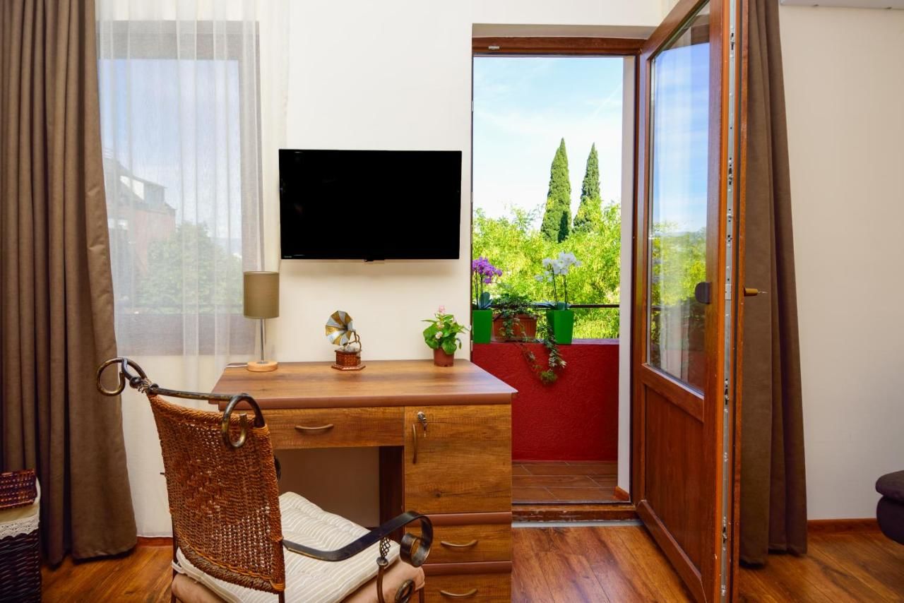 Отель Boutique Hotel British House Тбилиси-23