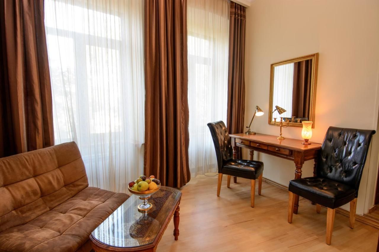 Отель Boutique Hotel British House Тбилиси-29