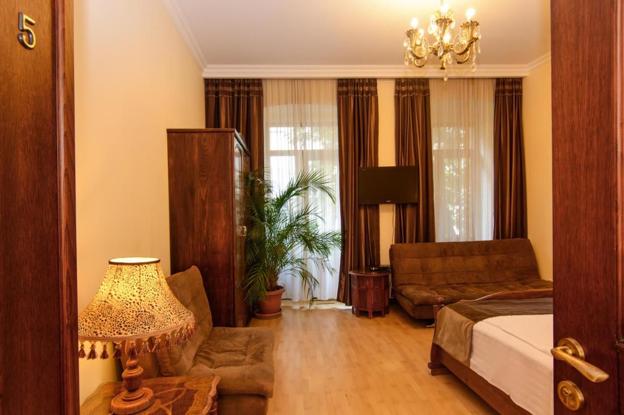 Отель Boutique Hotel British House Тбилиси-30