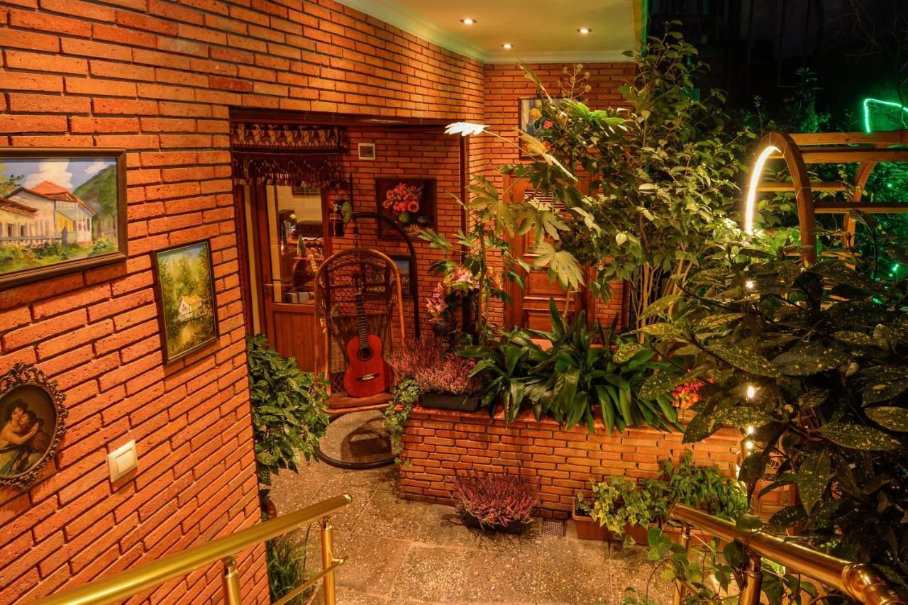Отель Boutique Hotel British House Тбилиси-42