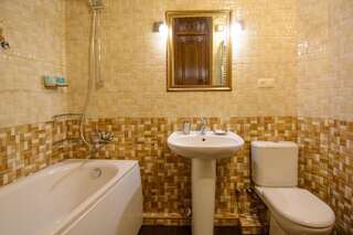 Отель Boutique Hotel British House Тбилиси Полулюкс-2