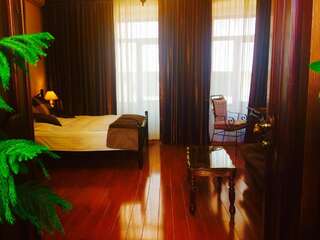Отель Boutique Hotel British House Тбилиси Улучшенный двухместный номер с 1 кроватью-6