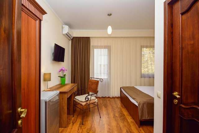 Отель Boutique Hotel British House Тбилиси-51